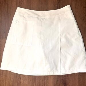 IZOD White Skort with Front Pocket Size 8